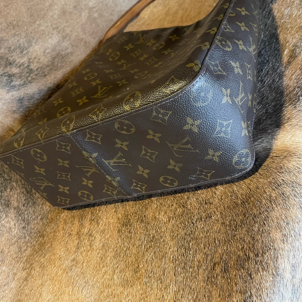 LOUIS VUITTON Looping GM Shoulder Bag - Picture 5 of 6